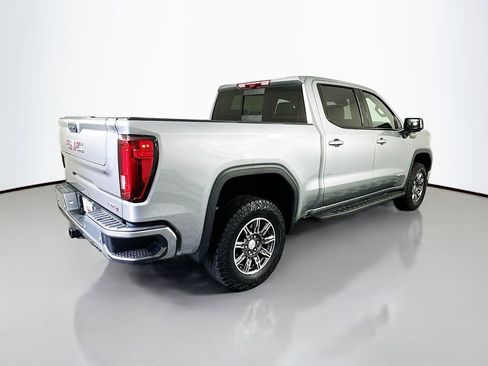 Used 2024 GMC Sierra 1500 AT4 w/ Technology Package AWD/4WD image 5