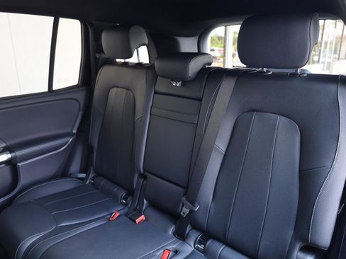 Used 2023 Mercedes-Benz EQB 300 4MATIC w/ Exclusive Package image 18