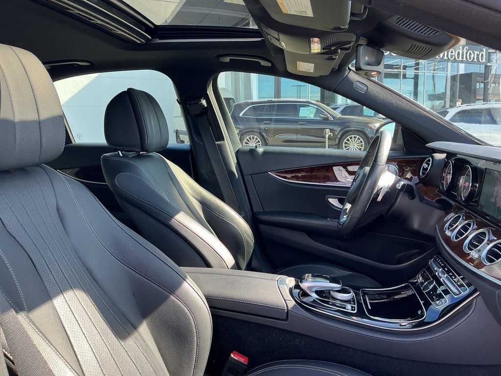 Used 2017 Mercedes-Benz E 300 4MATIC image 20