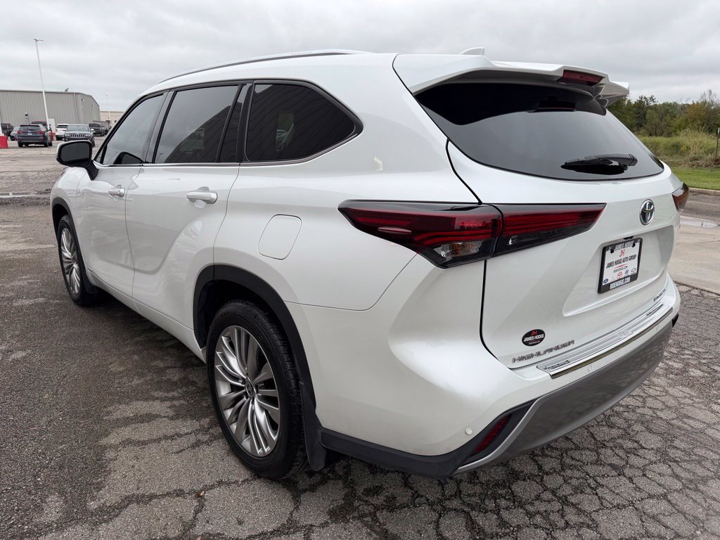 Used 2024 Toyota Highlander Platinum AWD/4WD image 7