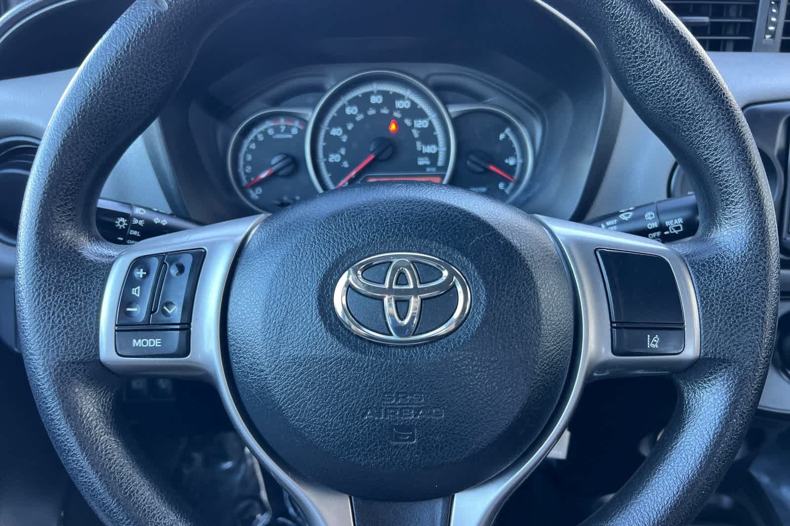 Used 2017 Toyota Yaris L w/ Carpet Mat Package FWD image 22