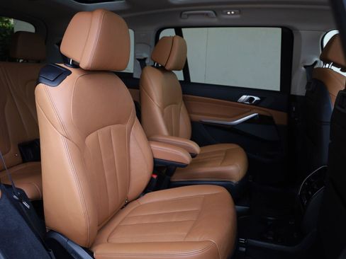 Used 2020 BMW X7 xDrive40i w/ Premium Package AWD/4WD image 27