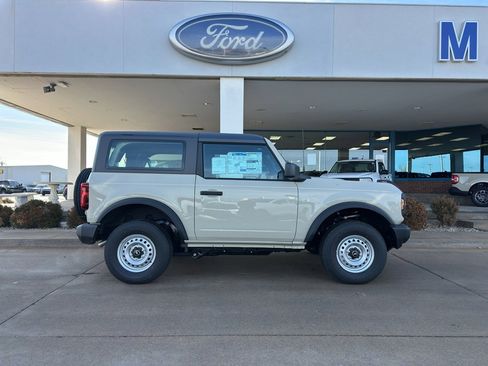 New 2025 Ford Bronco 2-Door image 7