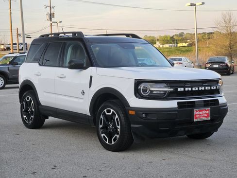 Used 2023 Ford Bronco Sport Outer Banks w/ Tech Package image 1
