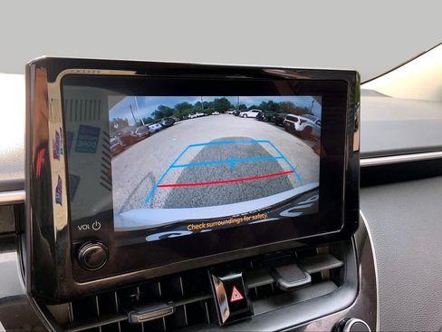 Used 2025 Toyota Corolla LE FWD image 24