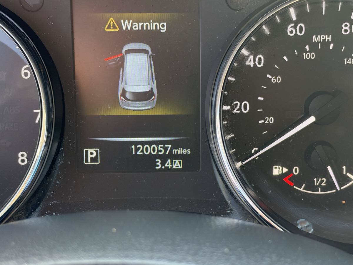 Used 2016 Nissan Rogue SV FWD image 27