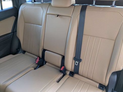 Used 2022 Volkswagen Tiguan SE AWD/4WD image 28