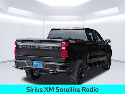 Used 2025 Chevrolet Silverado 1500 LT Trail Boss w/ LPO, Dark Essentials Package AWD/4WD image 6