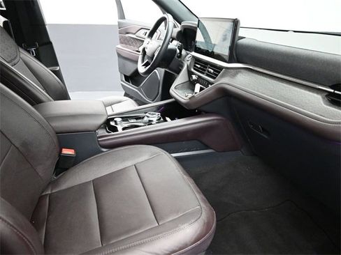 Used 2025 Ford Explorer Platinum w/ LUX Leather Package image 20