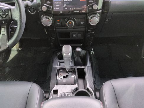 Used 2024 Toyota 4Runner TRD Off-Road Premium w/ Moonroof Package AWD/4WD image 18