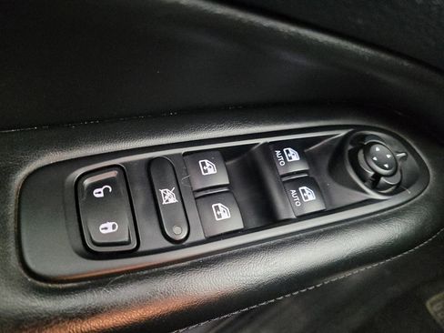 Used 2018 Jeep Compass Altitude image 27