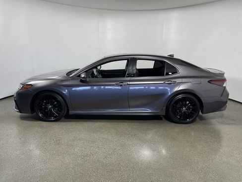 Certified 2022 Toyota Camry XSE FWD image 6