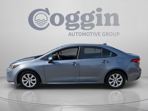 Used 2024 Toyota Corolla LE FWD image 2