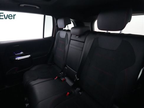 Used 2023 Mercedes-Benz EQB 300 4MATIC image 24