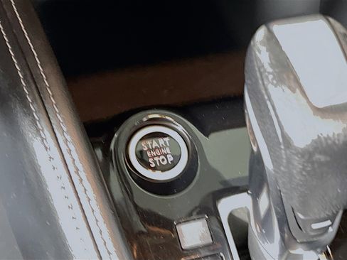 Used 2019 Nissan Kicks SR w/ SR Premium Package image 23