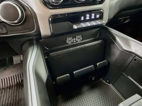 Used 2025 RAM 1500 Big Horn AWD/4WD image 34