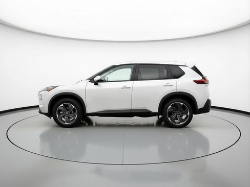 Used 2025 Nissan Rogue SV image 5