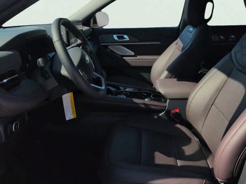 New 2025 Ford Explorer Platinum w/ Ultimate Package image 9