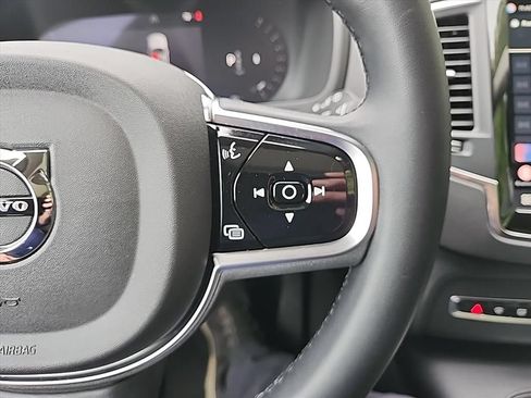 Certified 2025 Volvo XC90 B5 Core w/ Climate Package AWD/4WD image 14