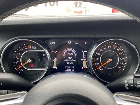Used 2020 Jeep Wrangler Unlimited Sahara w/ Dual Top Group AWD/4WD image 27