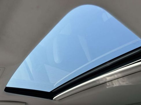 Used 2015 Lexus ES 350 w/ Premium Package image 11