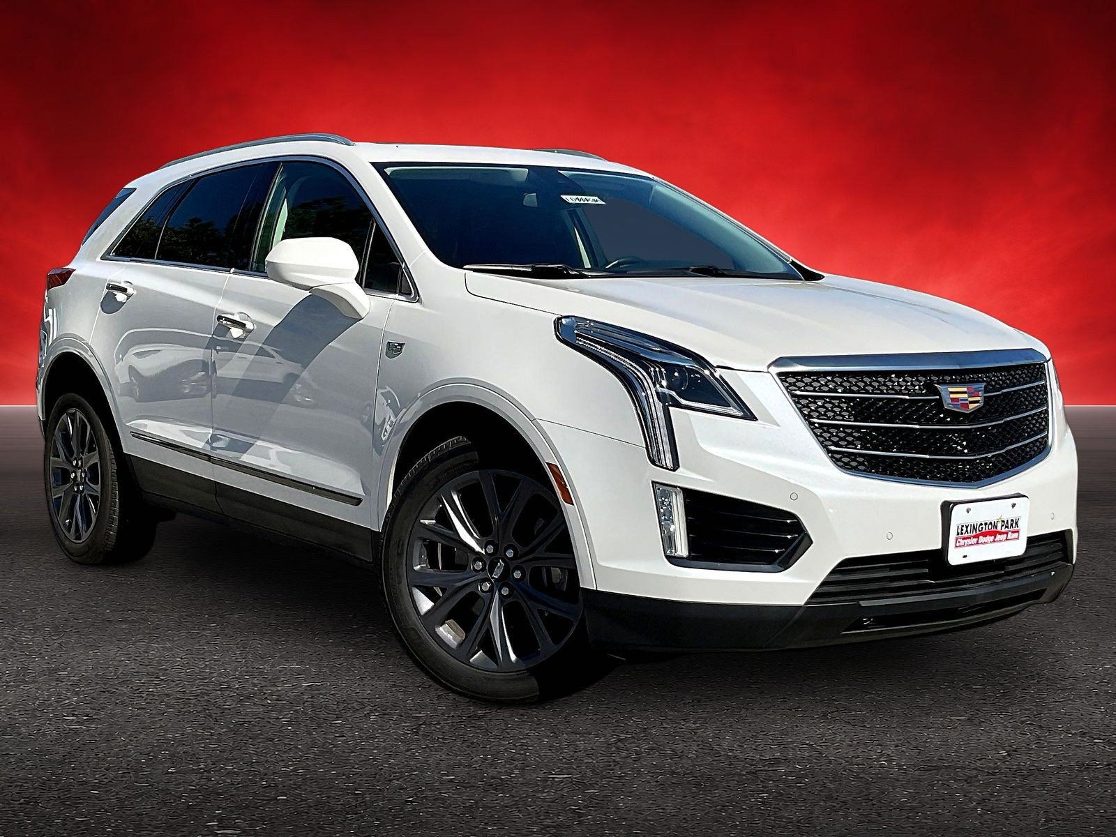 Used 2018 Cadillac XT5 Luxury w/ LPO, Black Ice Package AWD/4WD image 1