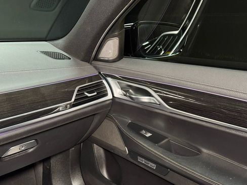 Used 2016 BMW 740i image 22