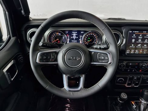 Used 2023 Jeep Wrangler Unlimited Sahara AWD/4WD image 11