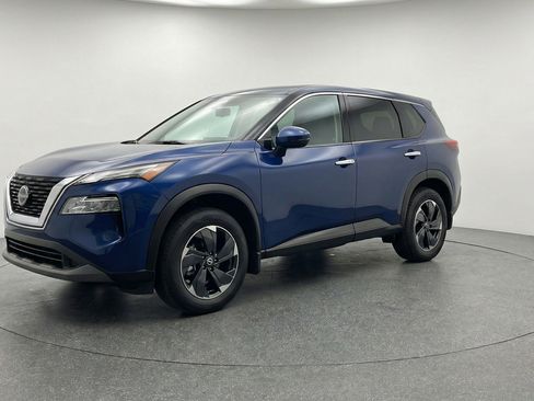 Used 2025 Nissan Rogue SV AWD/4WD image 3