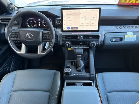 Certified 2025 Toyota 4Runner Trailhunter image 18