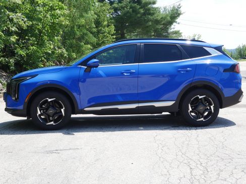 Certified 2026 Kia Sportage EX w/ EX Panorama Roof Package AWD/4WD image 3