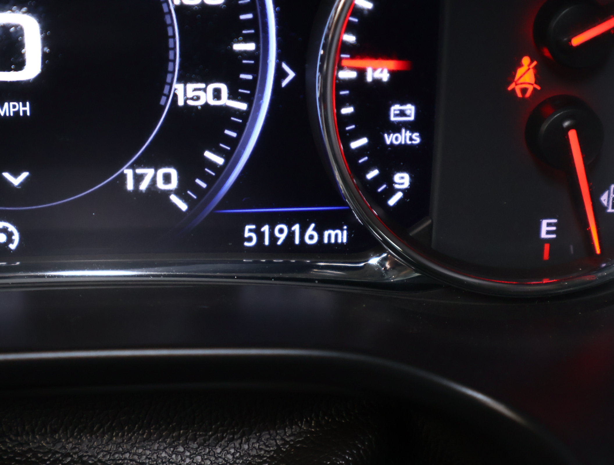 Used 2023 GMC Acadia Denali FWD image 4