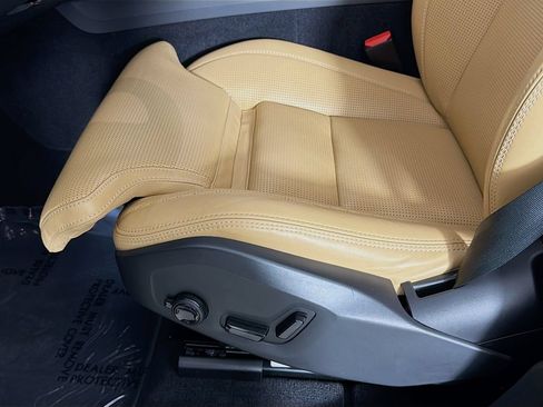 Used 2023 Volvo XC60 B5 Ultimate w/ Protection Package Premier FWD image 20