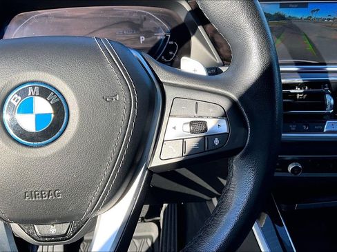 Used 2023 BMW X5 xDrive45e image 11