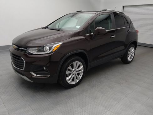 Used 2020 Chevrolet Trax Premier AWD/4WD image 2