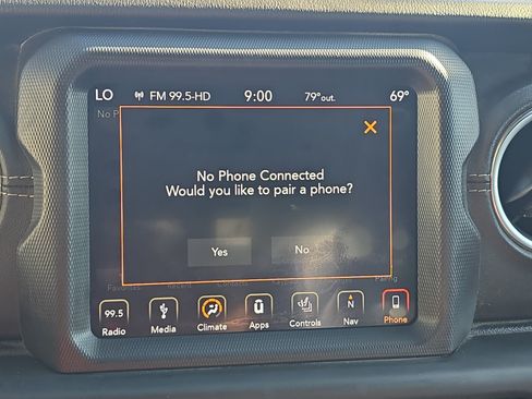 Used 2018 Jeep Wrangler Unlimited Sahara AWD/4WD image 16