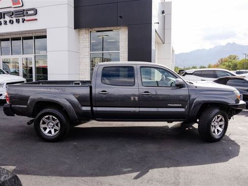 Used 2011 Toyota Tacoma 4x4 Double Cab w/ TRD Sport Pkg w/JBL Audio image 4