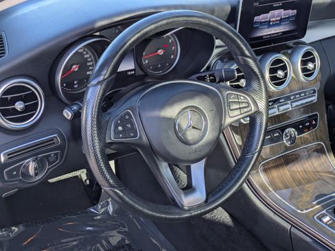 Used 2018 Mercedes-Benz C 300 4MATIC Sedan image 21