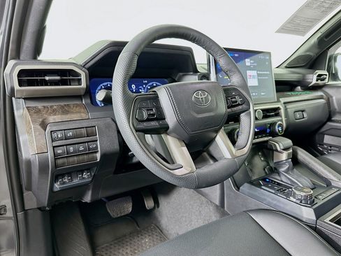 Certified 2025 Toyota Tacoma Limited AWD/4WD image 9