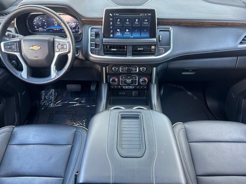 Used 2022 Chevrolet Suburban Premier AWD/4WD image 14