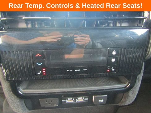 Used 2024 Jeep Wagoneer Series III AWD/4WD image 22