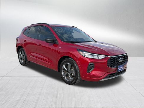 Used 2023 Ford Escape ST-Line w/ Tech Pack #1 FWD image 4
