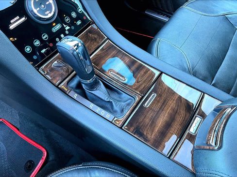 Used 2017 Ford Taurus SHO image 16