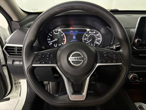 Used 2019 Nissan Altima 2.5 S FWD image 17