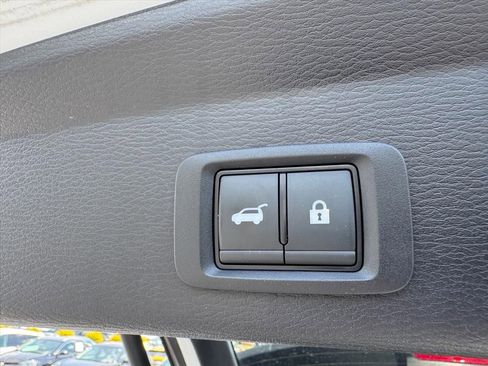 Used 2024 Mitsubishi Outlander FWD image 11