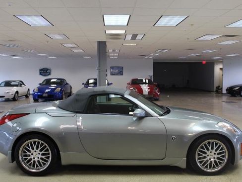 Used 2004 Nissan 350Z Touring image 12
