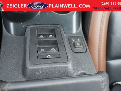 Used 2024 Ford Bronco Outer Banks image 18