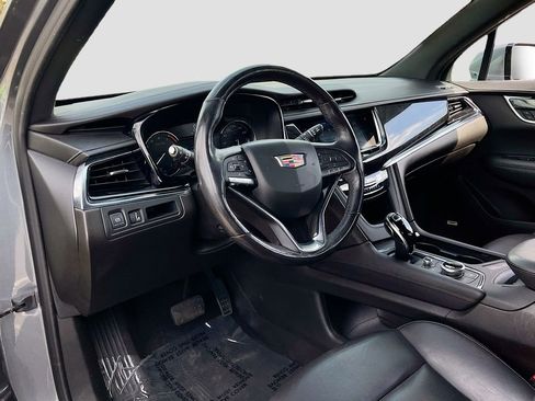 Used 2022 Cadillac XT6 Premium Luxury image 8