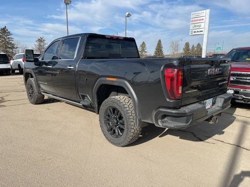 Used 2023 GMC Sierra 3500 Denali w/ Denali Black Diamond Edition image 3