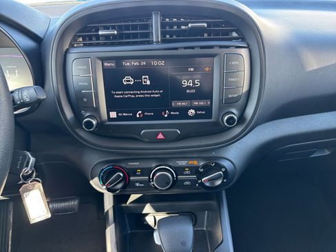 Used 2025 Kia Soul LX w/ LX Technology Package image 17